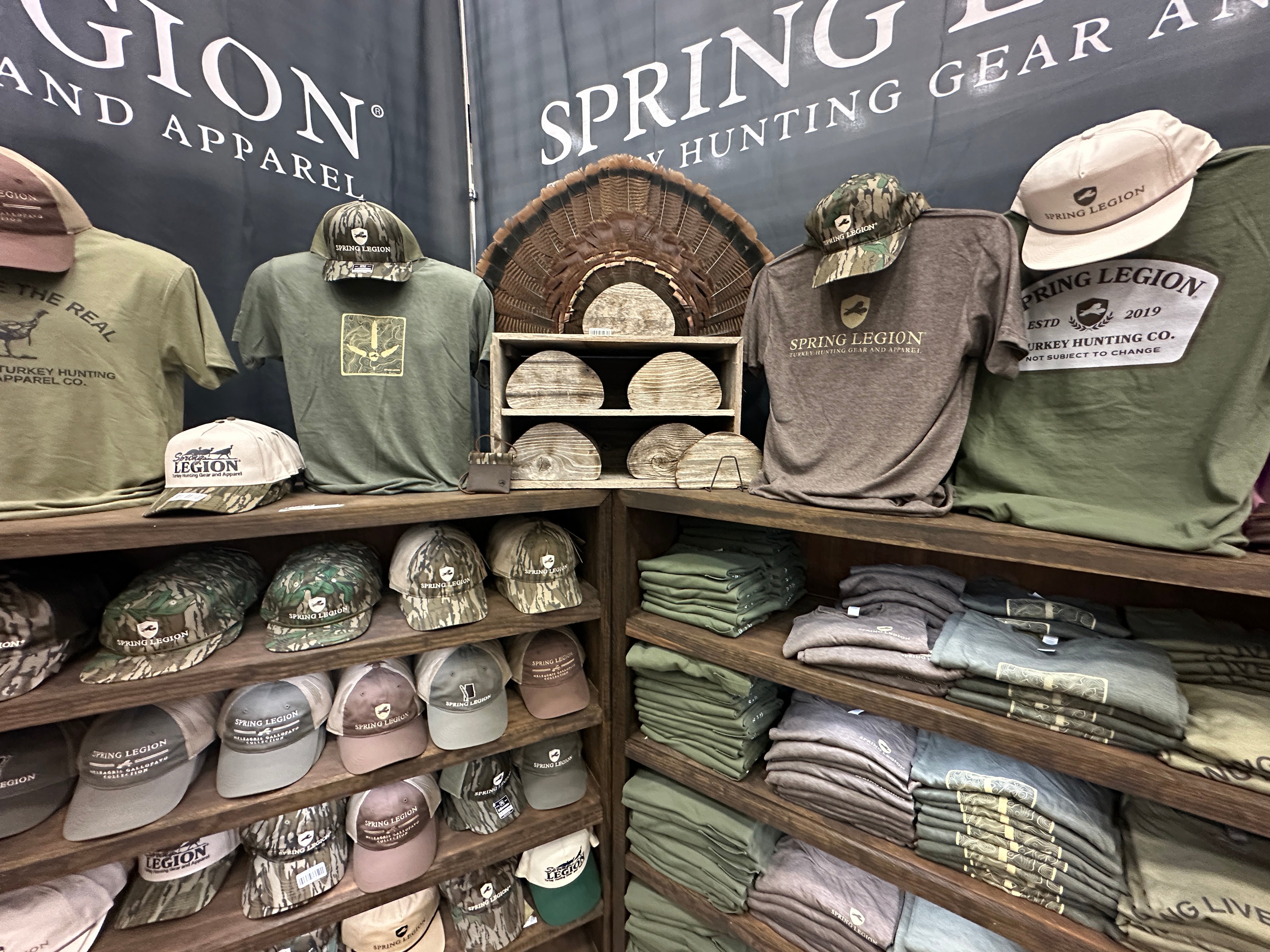 Topo Track Lightweight Tee - Military Green