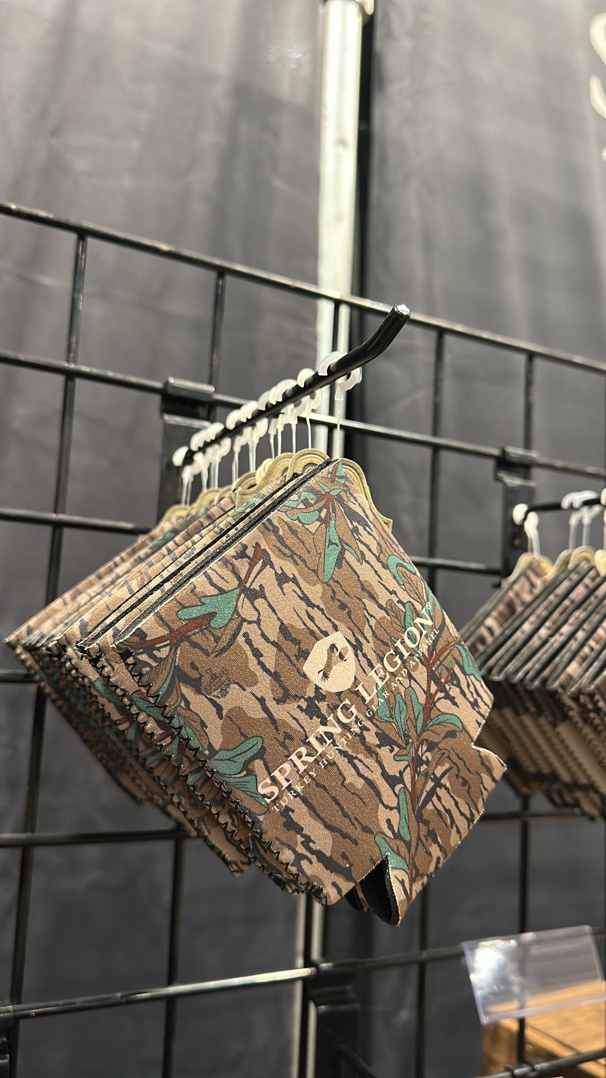 Neoprene Drink Koozie x Cooler Comrade - Mossy Oak Greenleaf